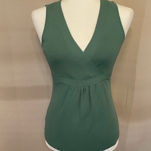 NEW! Ann Taylor Loft Green Peplum V-Neck Sleeveless Knit Top Small